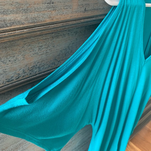 Cold Shoulder Tahitian Green Top Excellent Used Condition! - Picture 3 of 9